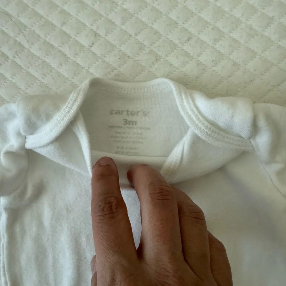 Great Condition! Set of 4 Soft White Baby Onesies, 0-3 Months